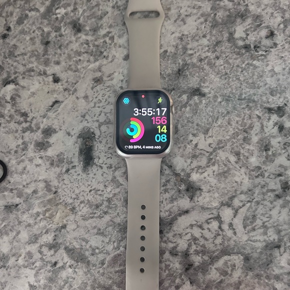 Apple Watch Series 8 GPS + Cellular Aluminum 45mm - Picture 6 of 6